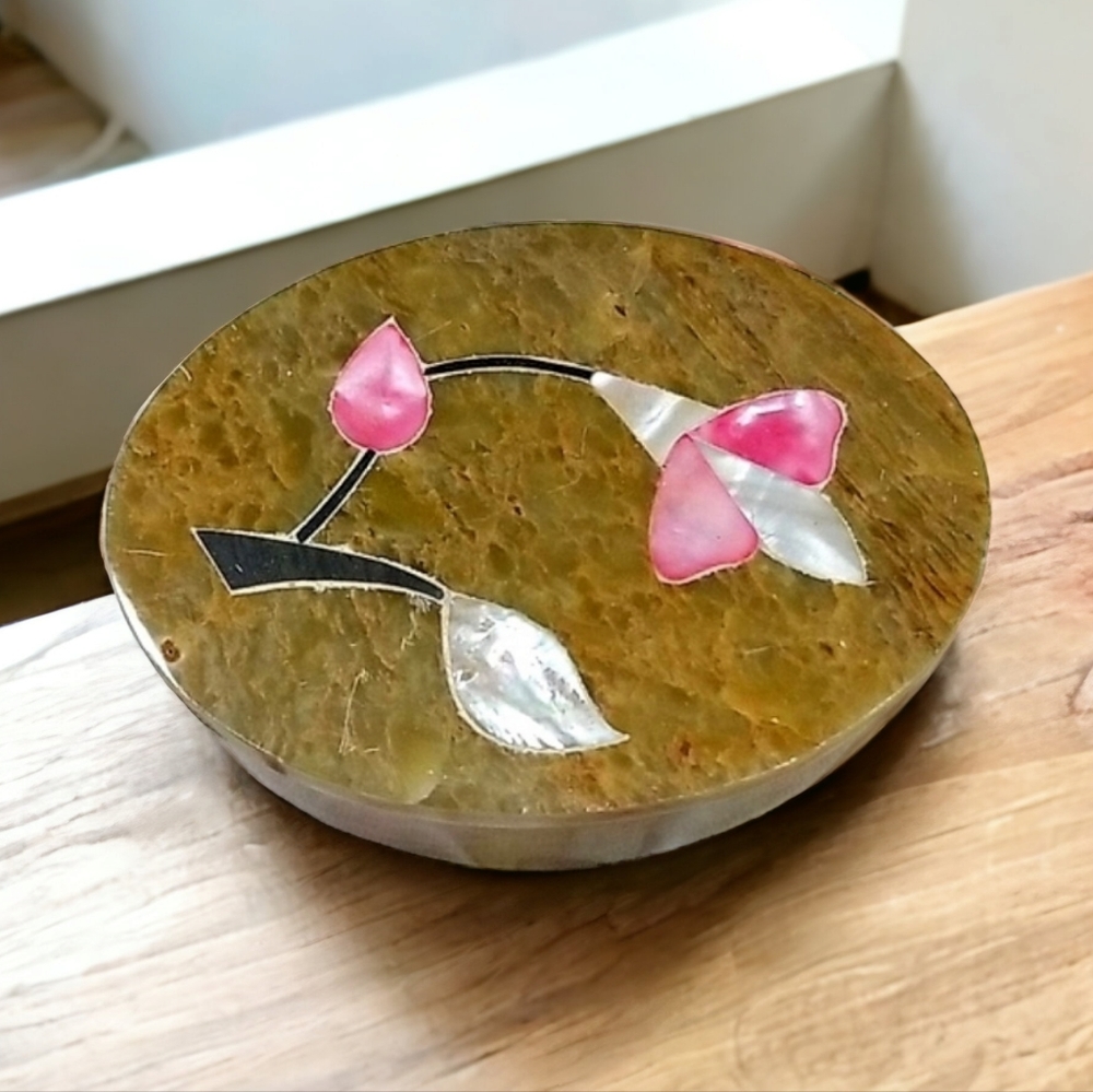 Vintage Mother of Pearl Inlaid Onyx Triket Jewelry Box